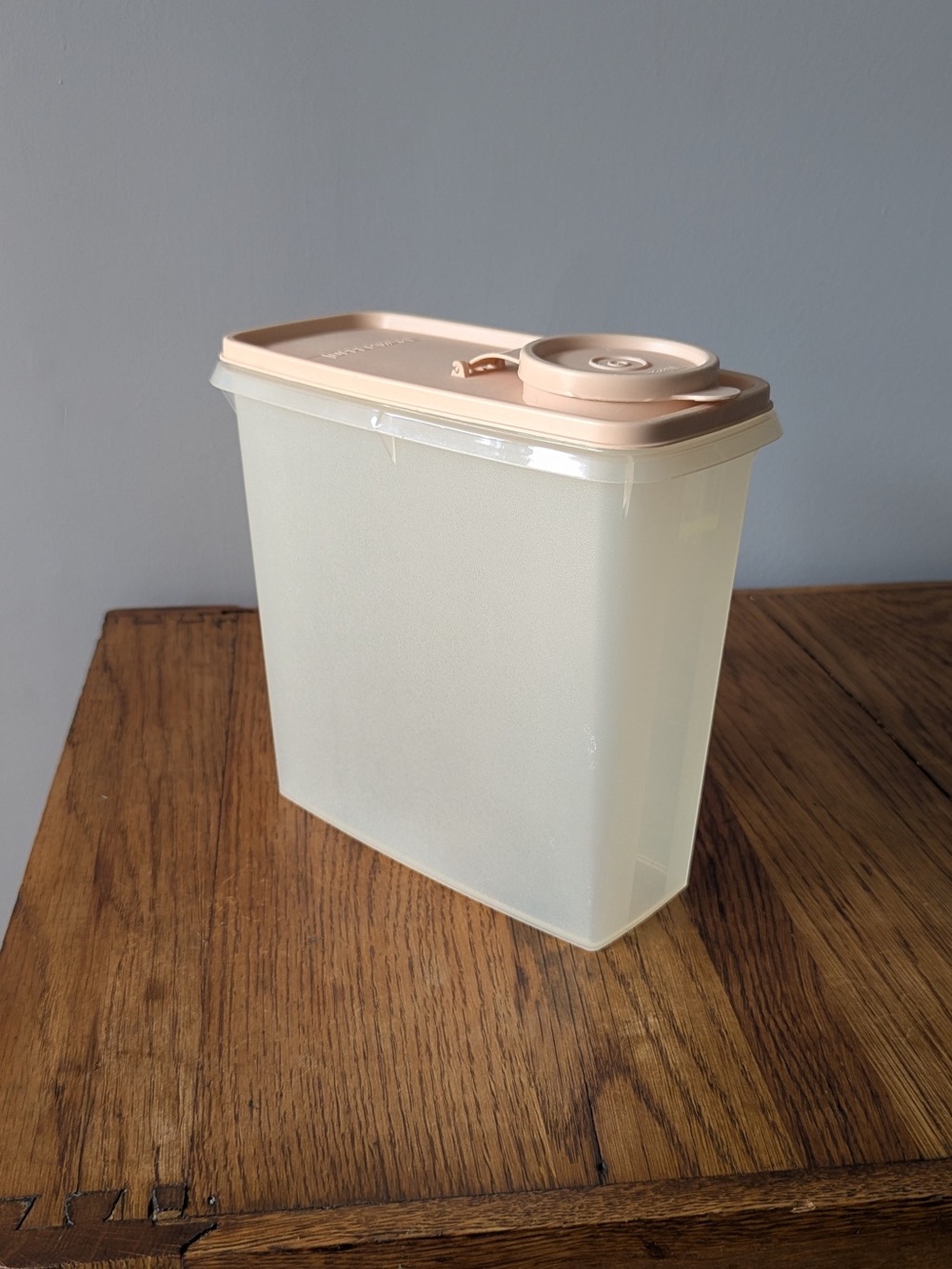 Vintage Tupperware 13 Cup Super Cereal Keeper 469 Medium Container - Cream